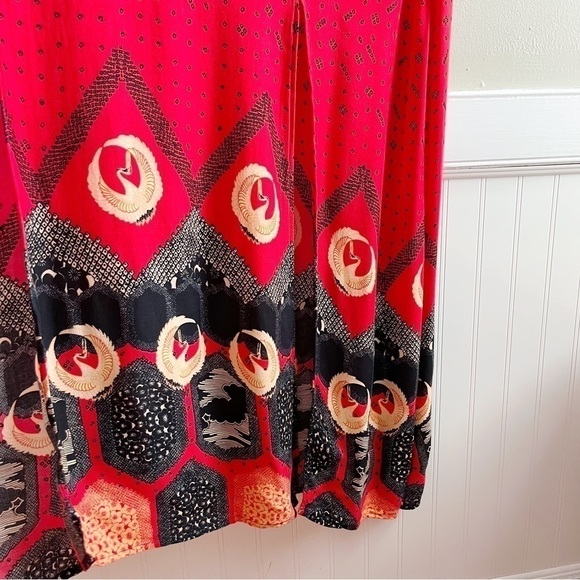 Minkpink Dancing Crane Long Sleeve V-Neck Maxi Dress in Red, Size Medium‎ - Picture 11 of 15